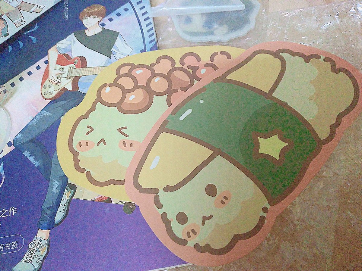 Chu_Chu_Han_Ky's tweet photo. Còn thêm 4 bm to đùng với 2 ghim cài xinh xắn dụ ngừi ta phạm tội nựa(＠´＿｀＠) https://t.co/B4nAMXpK4a
