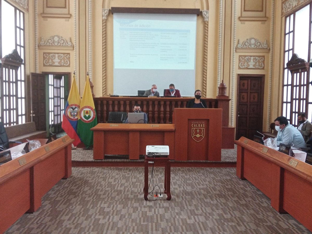 ambiente_caldas's tweet photo. La Secretaría de @ambiente_caldas, en cabeza de su responsable Paola Andrea Loaiza Cruz, presenta a la @asambleacaldas, la ejecución del año 2020 y el plan de acción 2021.
Se destacan los proyectos por la sostenibilidad ambiental y apoyo a los organismos de socorro.
@GoberCaldas https://t.co/kmNdjzBrAj