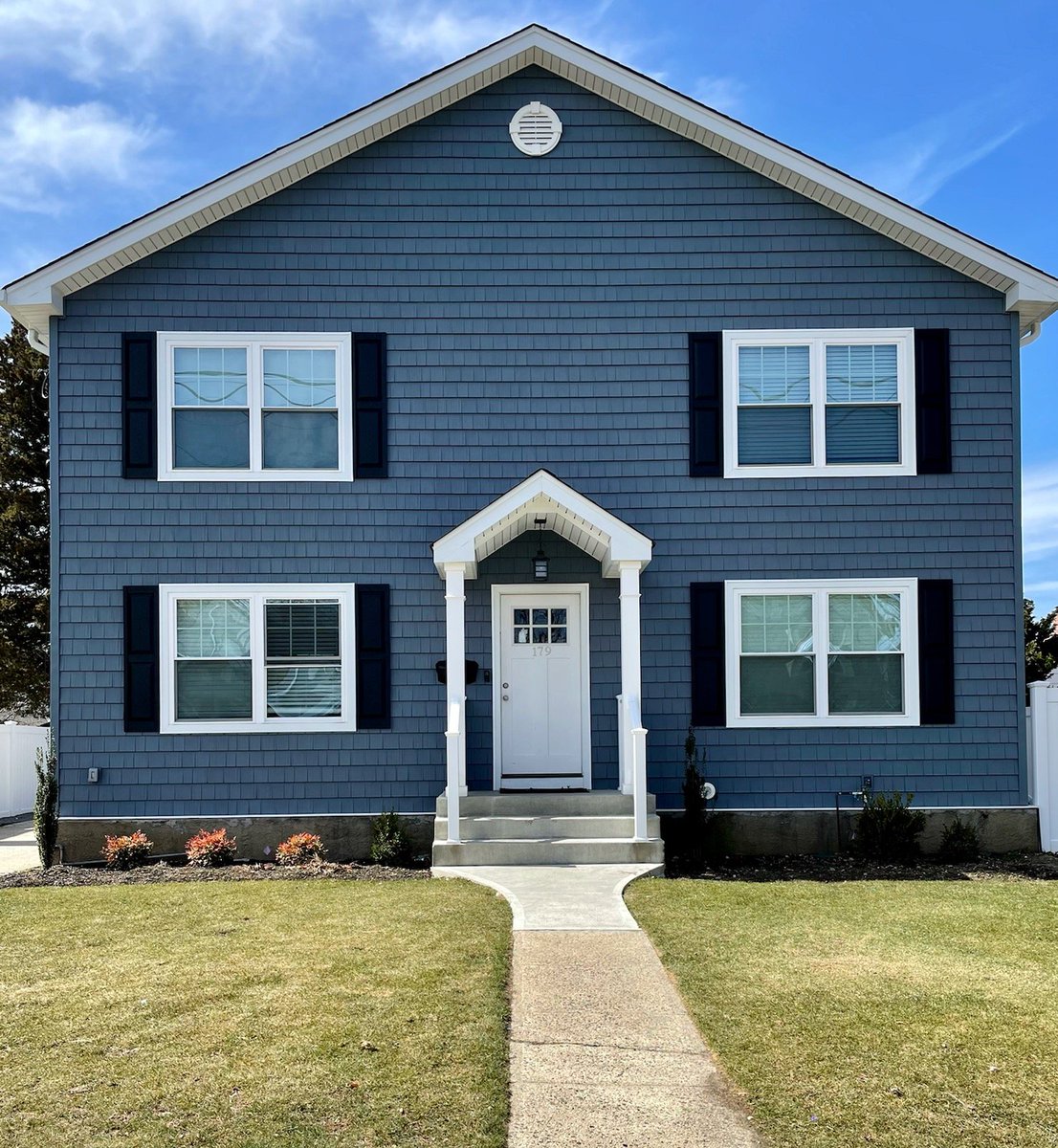 ComaxProperties's tweet photo. Finished CoMax product! We buy any house in any condition and in any Long Island location! Call joe today if you have a house. (516) 704-7025 #buyrenovatesell #comaxproperties https://t.co/Z0cwSvpv5M