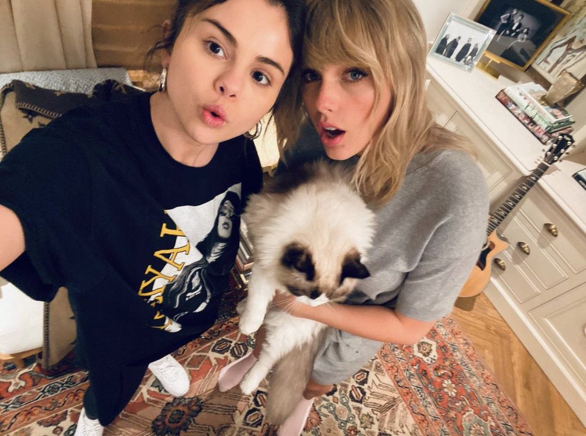 Rno58dhM's tweet photo. "I ain't never seen two pretty bestfriends"

Taylena: https://t.co/d801ZFQOUe