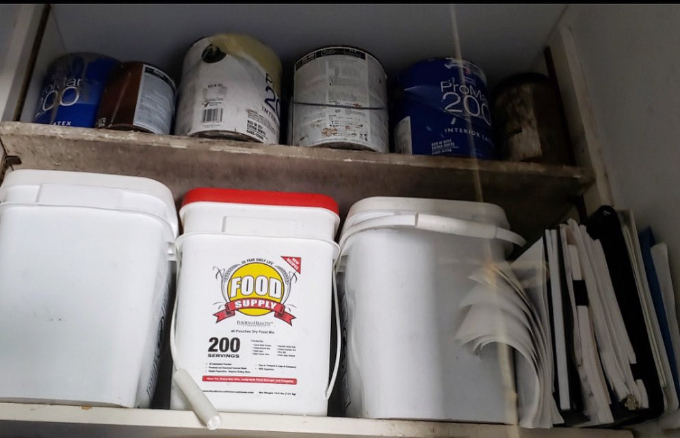 TONERhm's tweet photo. I think storing your emergency food by the paint is a great idea.
#TonerHomeMatters #forensicwalkthrough #houstonconstruction #houstonhomes #houstonrealestate #houstonbuilders #houstonbuilder #houstoncustomhomes #homewalkthrough #homeowner #buildinghouston #houstonarchitecture https://t.co/PrW60MEO05