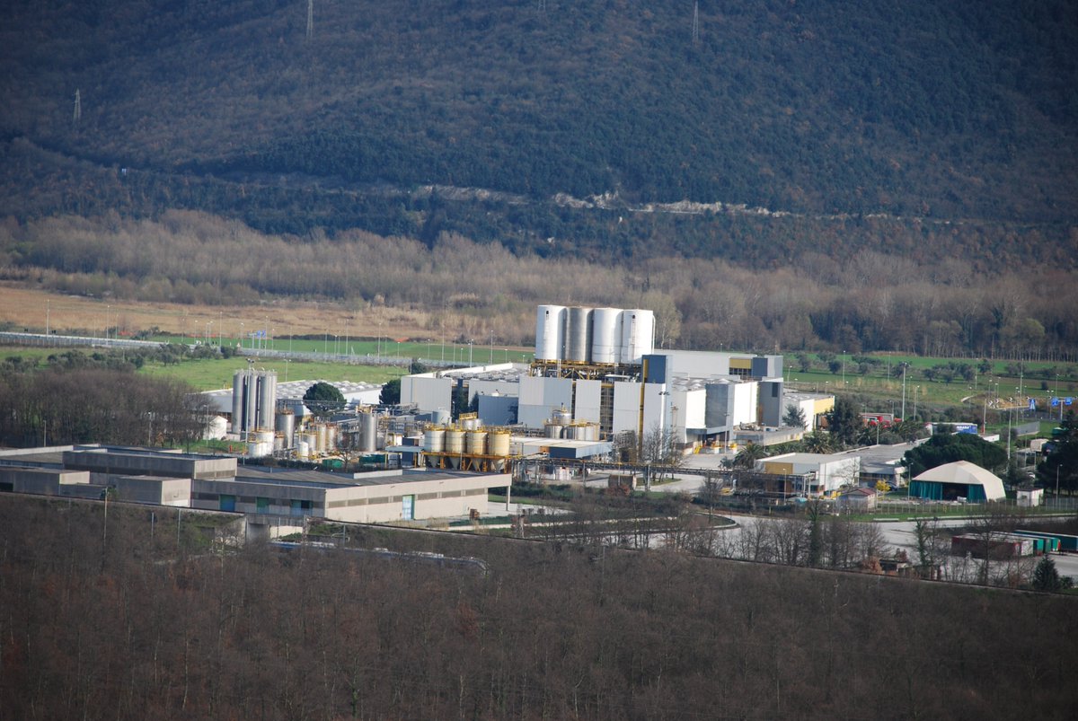 UnileverItalia's tweet image. .@Unilever ha annunciato partnership con Seri Plast per #riconvertire lo Stabilimento di #Pozzilli. Il sito diventerà uno dei più avanzati in Europa per la produzione di #plastica #riciclata ed esempio virtuoso di adesione al Green New Deal