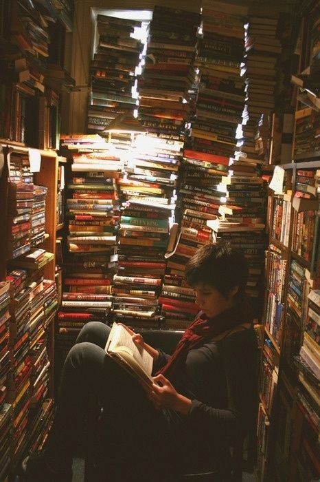 BooKishofficial's tweet photo. Reading gives us 
Some place to go
When we have to stay
Where we are!!!

Follow us👉@BooKishofficial 👈
.
.
.
#books #follow #BookBoost #books #booktwt #booklovers #bookworms https://t.co/vJUSsRDnQI