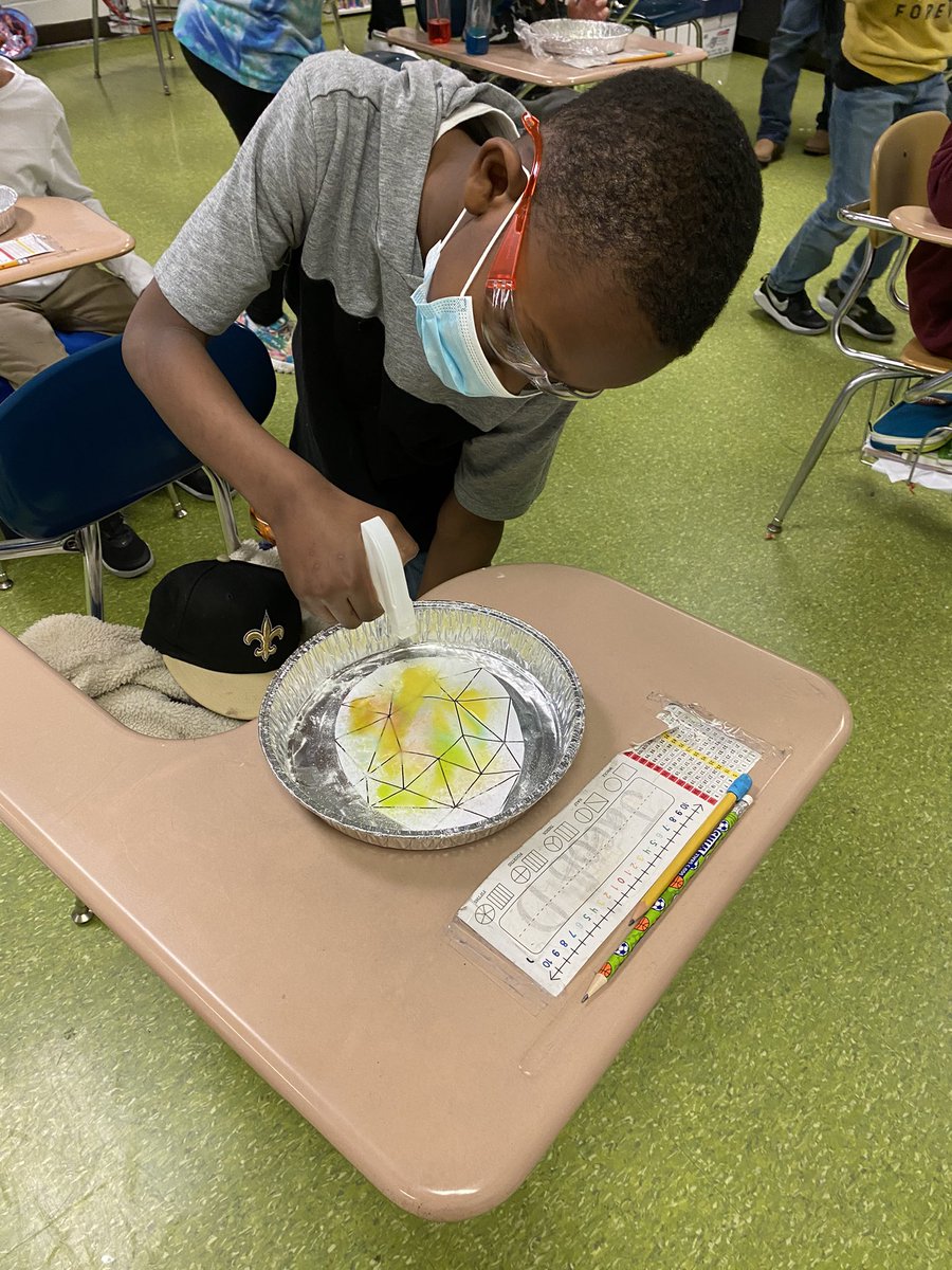 HaysStem's tweet photo. #2ndgradeSTEM was full of fizzing eggs, smiles, laughs, and a lot of learning today! ##FcpsSTEM @OESrockSTARS @Supt_Hamlett https://t.co/teW9ED0GNN