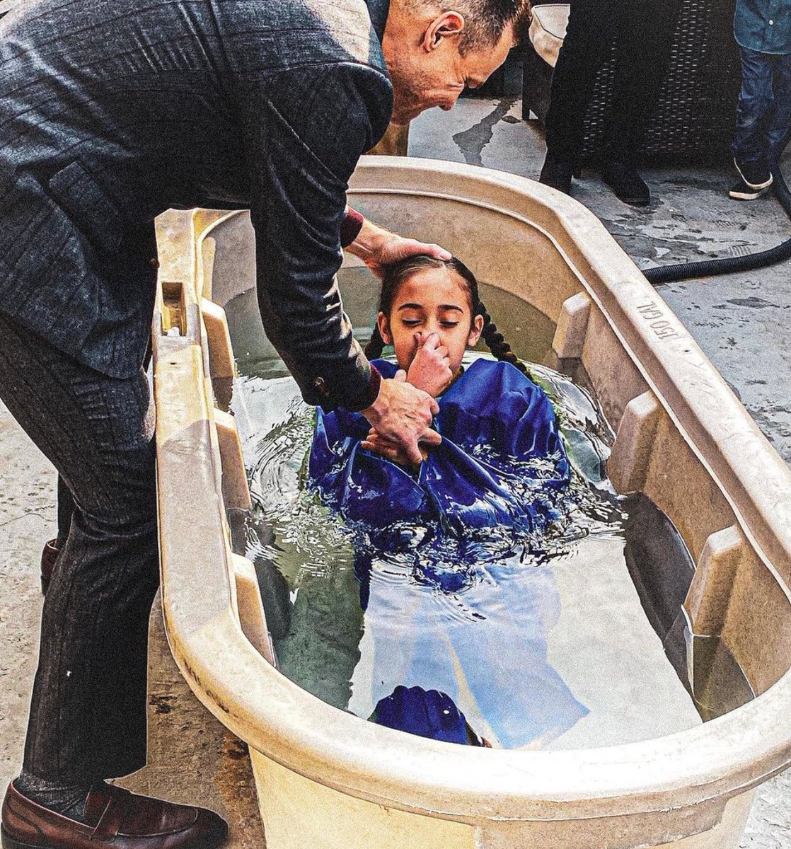 Making a decision to follow Jesus is the greatest decision you could ever make. 
.
📸 Angeles Church • Los Angeles, CA