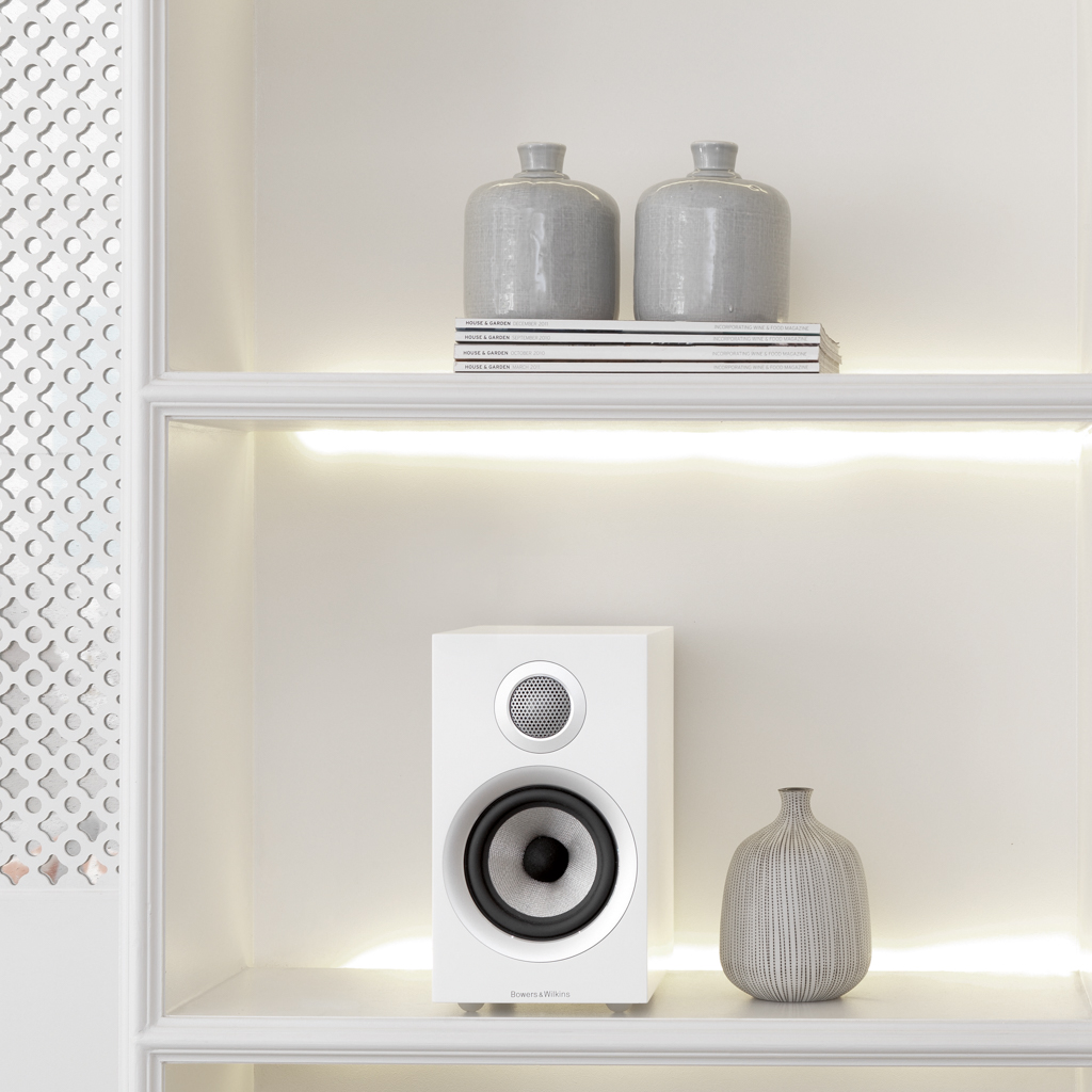 BowersWilkins's tweet photo. 707 S2 - The bookshelf speakers loved by people who love music #bowerswilkins #700series https://t.co/ZhgynC291W