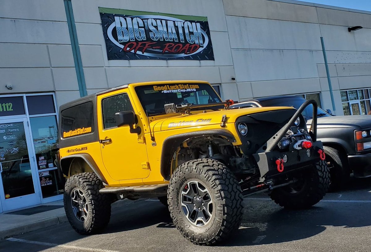 ButterCupjk15 is looking beast! We got some great videos and photos to show you the differences of what quality parts and a good lift can do for your offroad experiences. 
#bigsnatchoffroad #bsor #jeep #bsorco #gotsnatched #snatchcrew #offroadshop #fredricksburg #buttercupjk15