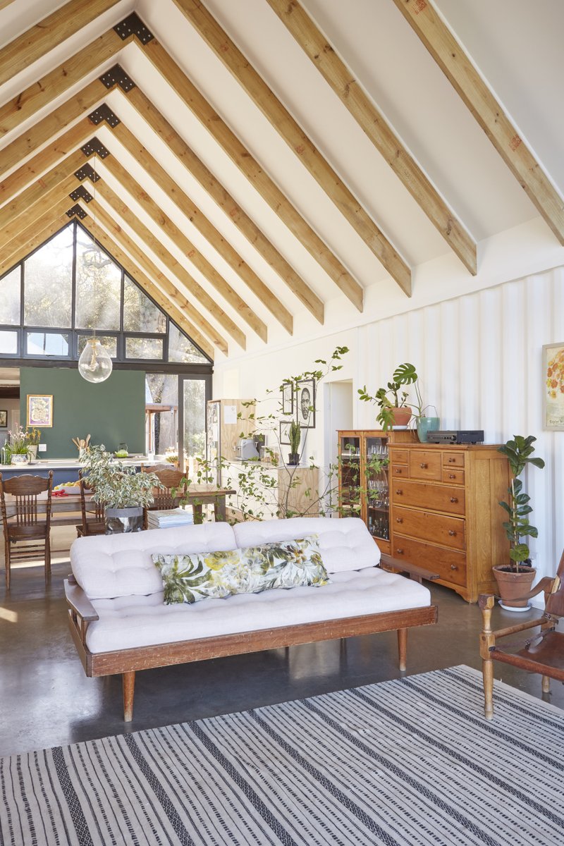 Filmspace_SA's tweet photo. This container home is the perfect blank canvas for films, series, fashion shoots and, well, anything your creative mind can imagine. Love the natural look? So do we. 😎

Check out this unique Filmspace via the link:
https://t.co/xbxe5Xn8fJ https://t.co/1Mg525QBoR