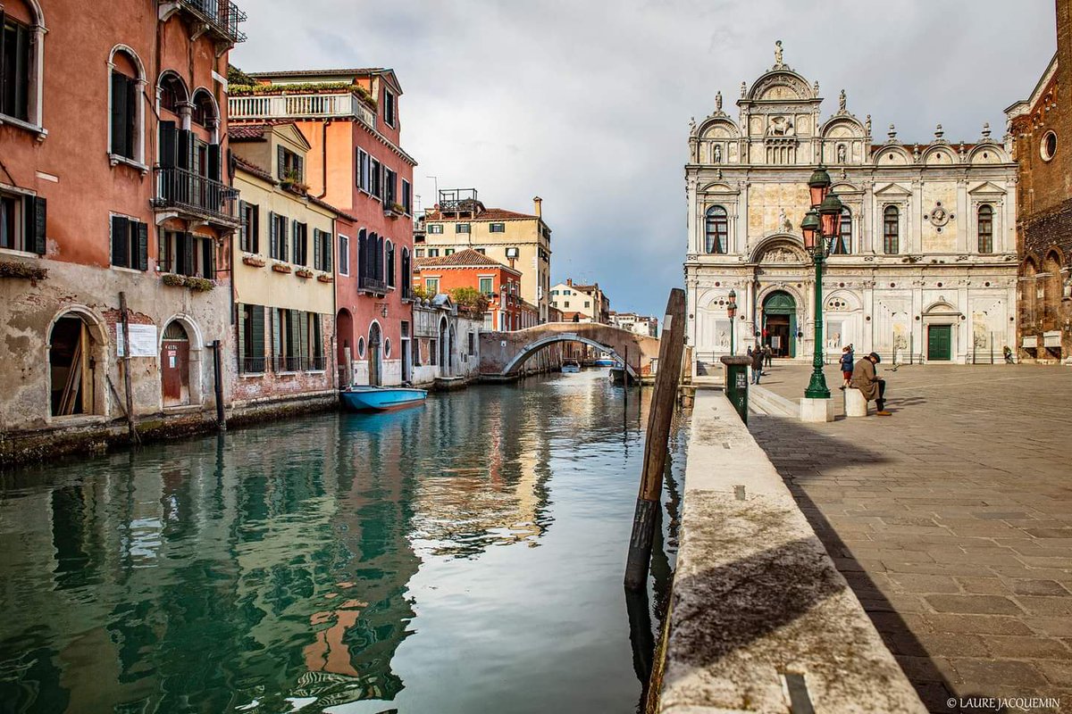 laure81's tweet photo. Photos @laure81. Venise c'est un Spectacle vivant d’un village où l’homme a révélé une nature hostile avec des architectures et des couleurs sublimes pour créer la beauté, communément. (C.Rochard)
#venice #venezia #venice #veniceitaly #venicephotography #Venezia1600 #venezia21 https://t.co/a8a3dHsaGF