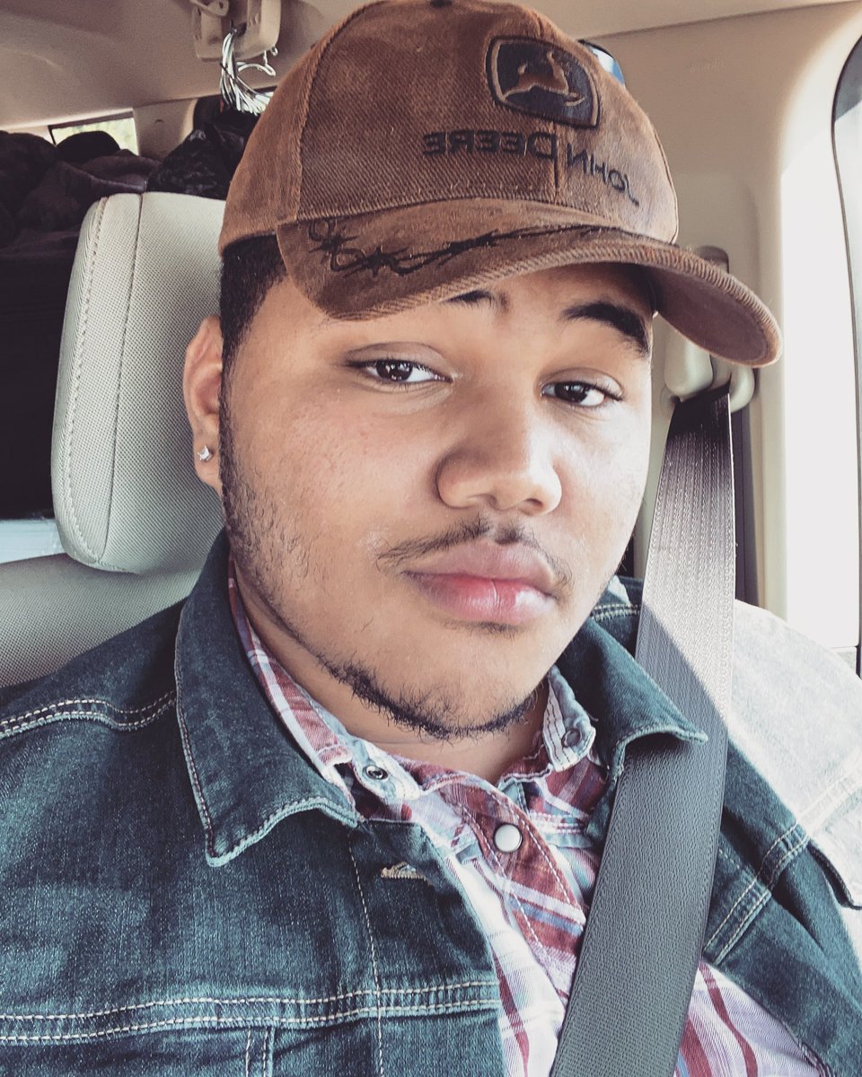 JacksonSnellin6's tweet photo. Currently on my way to the studio to record some new music for y’all🤙🏾💯
Hope y’all are having an awesome day so far!
#studiolife #countrymusic #jacksononidol https://t.co/SodRCFOTKK