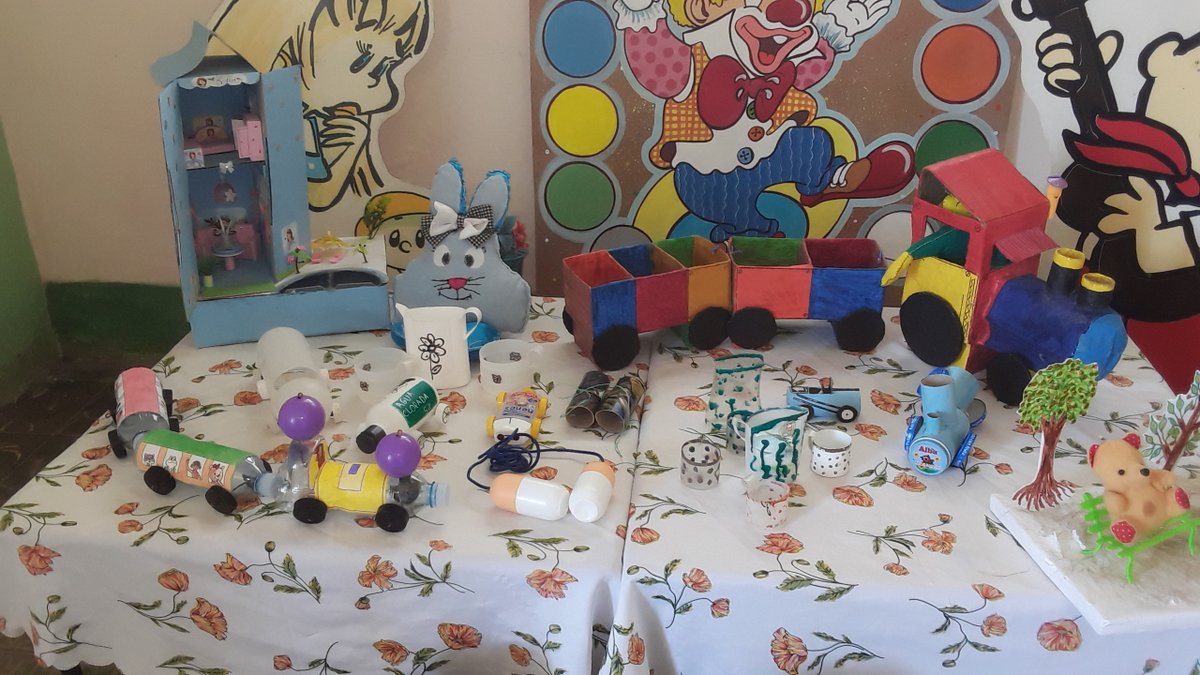 PrimeraInfanc15's tweet photo. Festival de juguetes  realizado en el Círculo Infantil  "Dulce Sonrisa" celebrando el 60 Aniversario de su creació con apoyo de la familia; cumpliendo todas las medidas higiénicas- sanitarias. Orgullo de nuestra Revolución.   #SomosContinuidad 💯🇨🇺💞 https://t.co/TvGYUypVA0