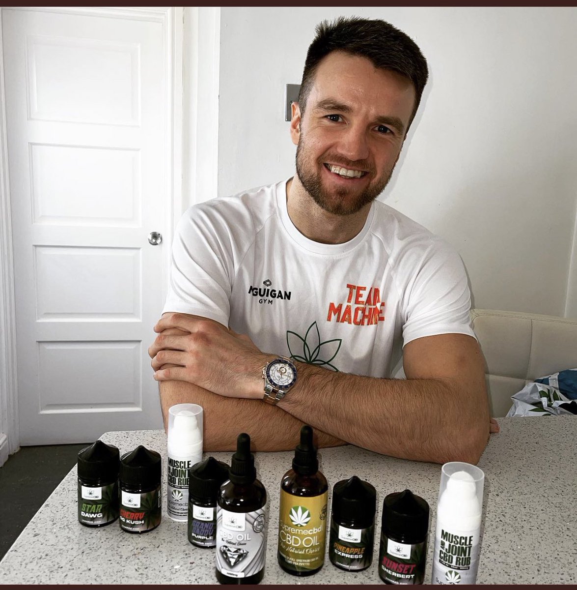 afowler06's tweet photo. Plz Retweet + comment if youve tried @supreme_cbd for me please people🙏🏻 Trust me I’d never lie to my followers it is AMAZING you can get 30% discount by clicking the link in my bio https://t.co/5pG9EDXTut and use code Fowler at checkout theirs already a BIG sale so you get Extra https://t.co/IEg52aZyLI
