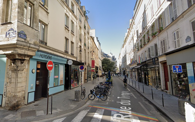 FNW_FR's tweet photo. Des commerçants du Marais à Paris se réunissent pour alerter sur leurs difficultés https://t.co/UscSuf45NE https://t.co/PxiJHtCTvG