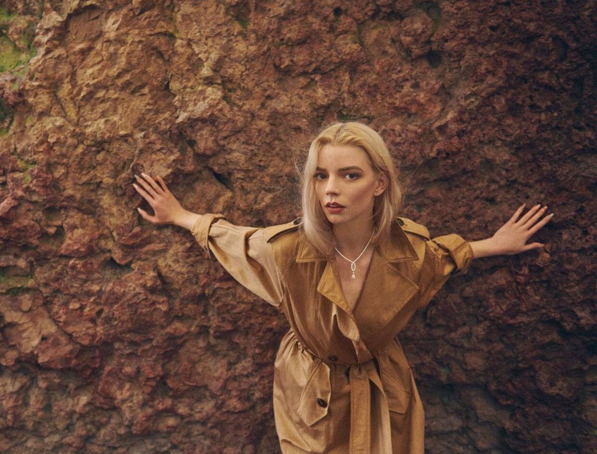 FashionweekNYC's tweet photo. Anya Taylor Joy in the Vanity Fair April 2021 Issue https://t.co/trrM8rAERV
