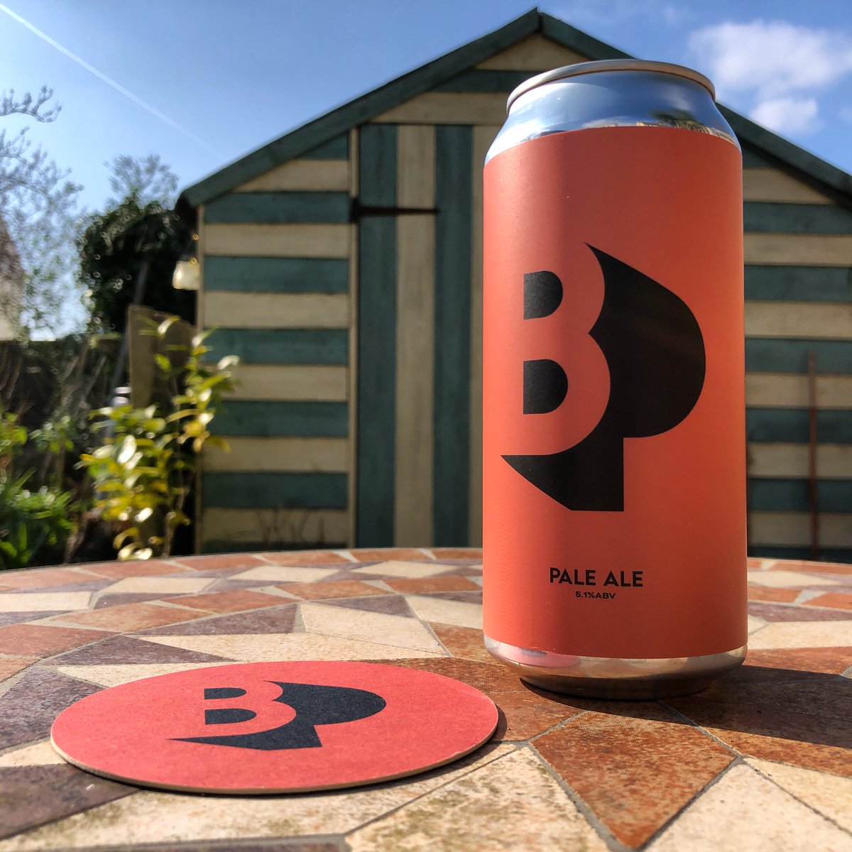 HoppilyUK's tweet image. From the boys in @Hollowayroaduk comes @bulk_powers! A #SouthendonSea based brewery available now at hoppily.co.uk with their new, first ever beer, a #vegan Pale Ale brewed with Simcoe and Citra for deliriously sunny results!