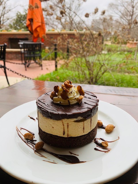 RanchersClub's tweet photo. Introducing our newest desserts by Anna our Pastry Chef!
A https://t.co/EFxGV0WDoi Mousse Cake and a Peanut Butter Cheesecake.
Come in for dessert and stay for dinner! https://t.co/HbgW43Xp2R