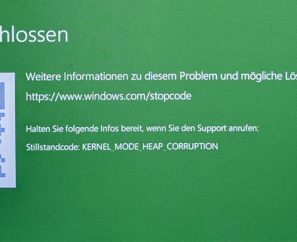 A screen of death, indicating a kernel heap corruption