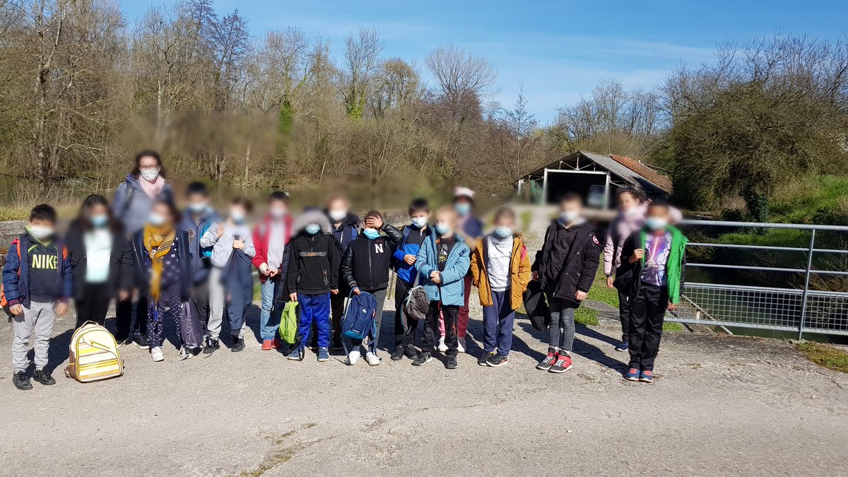 CurieCe2's tweet photo. #ce2 #charentenature Aujourd'hui les Ce2 se sont rendus à la fédération de pêche pour une journée Charente Nature ! Super journée au rythme de la nature... oiseaux,poissons, arbres... des élèves émerveillés,intéressés... un moment de bonheur tous ensemble https://t.co/fALqdGj1v8