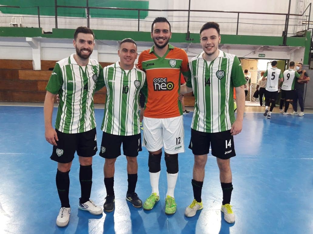 gabylan9's tweet photo. Despues de 1 año sin competir oficialmente..por fin pude volver a jugar al deporte más lindo⚽️😄 y con triunfo 8 a 3 vs Newell's..muy contento por el debut y por volver a jugar en la élite del futsal💚👏 foton de @alejfigueiredo y @cararias_ #Pinocho #Futsal #Argentina https://t.co/HPcsEycJrG