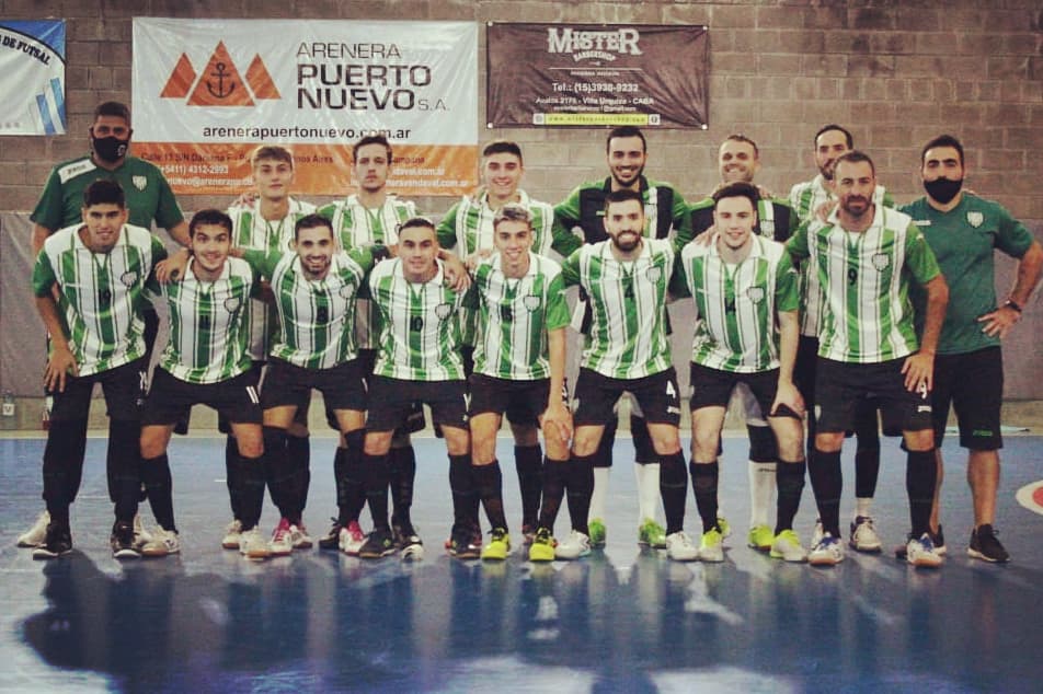 gabylan9's tweet photo. Despues de 1 año sin competir oficialmente..por fin pude volver a jugar al deporte más lindo⚽️😄 y con triunfo 8 a 3 vs Newell's..muy contento por el debut y por volver a jugar en la élite del futsal💚👏 foton de @alejfigueiredo y @cararias_ #Pinocho #Futsal #Argentina https://t.co/HPcsEycJrG