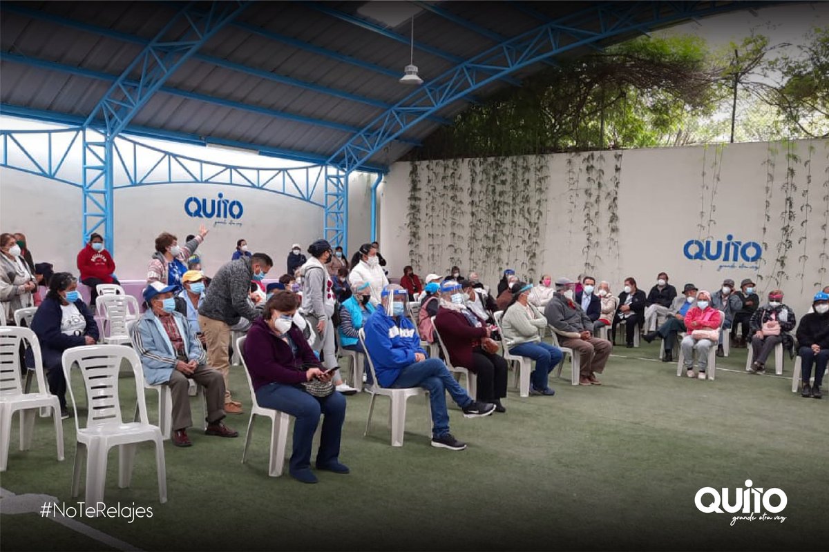 saludquito's tweet photo. Nuestras brigadas colaboran con el @PatronatoSJ y @Salud_Ec en la jornada de vacunación a los adultos mayores del programa #60YPiQuitoIntegral. Las UMS Norte, Centro y Sur han apoyado con la logística y el equipamiento para que el proceso fluya con normalidad.
#NoTeRelajes https://t.co/j5B4EW1p6x