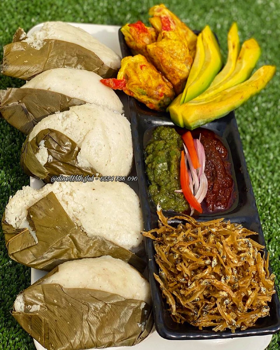 ghanaianfoodnet's tweet photo. We'll leave this here for ya virtual taste buds 😁👌🏿😋
#Abolo X #OneMouthThousand folks!
📸 @dinewithjul
#OneManThousand #Pɛa #Nkyibom #Shitɔ #EweFood #GhanaianFoodNetwork #TwitterFood #GhanaFood https://t.co/oG20YYJQyD