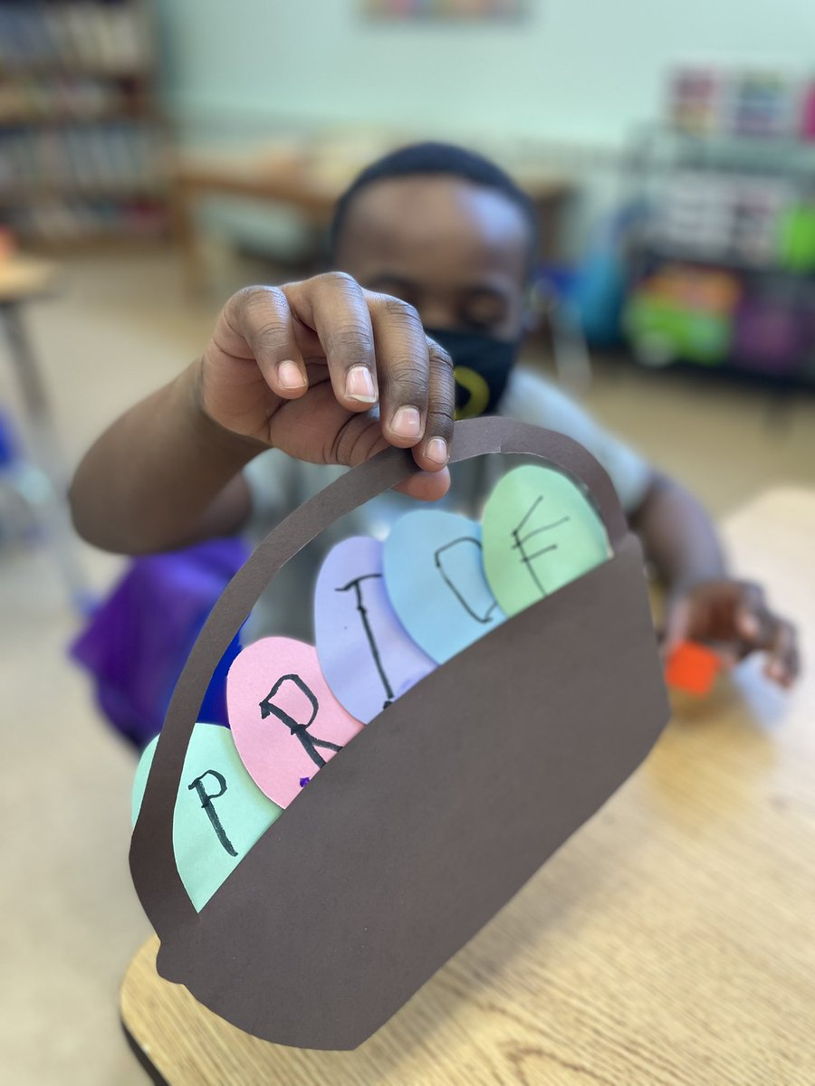 ASCANursery's tweet photo. Fancy Easter baskets with our names on the eggs! @ASCA_Albany @RCDASchools https://t.co/ajMlvgvjj7