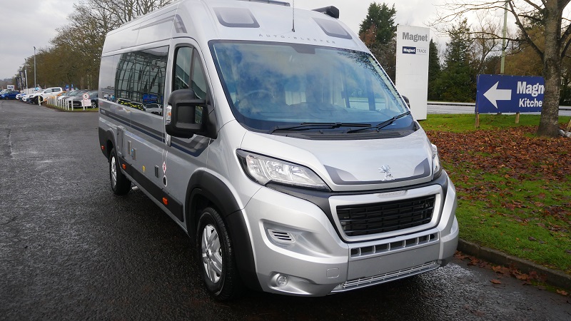 dicksonsofperth's tweet photo. Save £4750 on the 4 berth Auto-Sleepers Fairford motorhome! This feature packed vehicle is perfect for small families &amp; couples. Includes modern LED  lighting, 3 ring gas hob w/grill &amp; oven, gas strut assisted beds &amp; more. Contact us today for a viewing https://t.co/nAIqkz0TDQ https://t.co/0AukUcDXMV