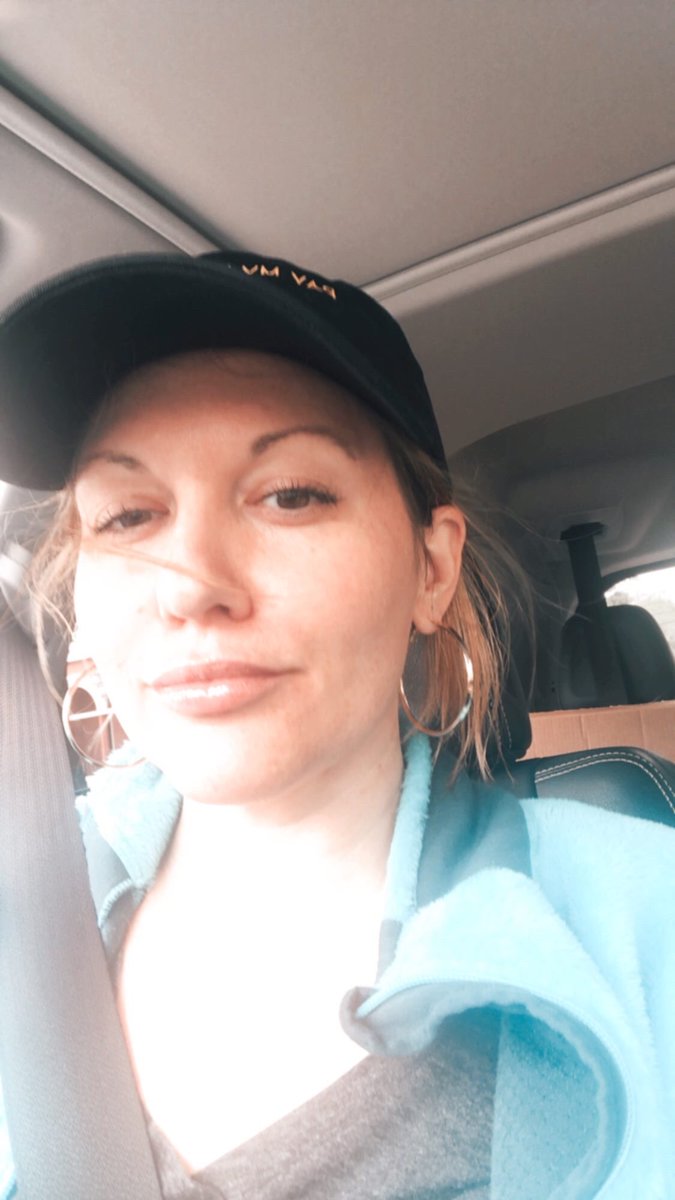 MeganWitzke1's tweet photo. My feet are running errand but my head is past the clouds and around the moon #dearMoonCrew https://t.co/EQyMPliSRZ
