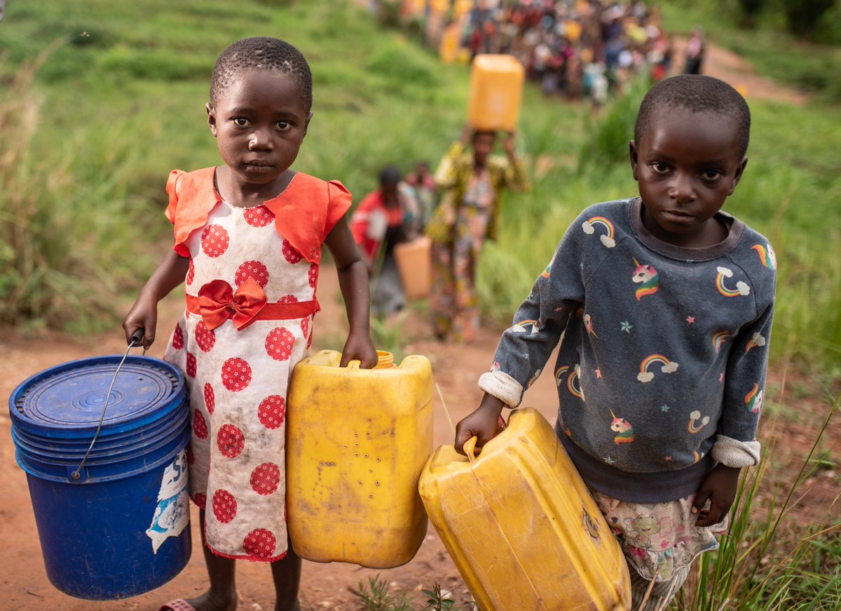 unicefcameroon's tweet photo. Displacement.
Malnutrition.
Violence.
Disease.
Child labour.

Are all consequences of a lack of safe water and hygiene.  Today 450 million children don’t have enough water to meet their needs.
@UNICEF is working tirelessly to change this. https://t.co/iREhJbCTXG