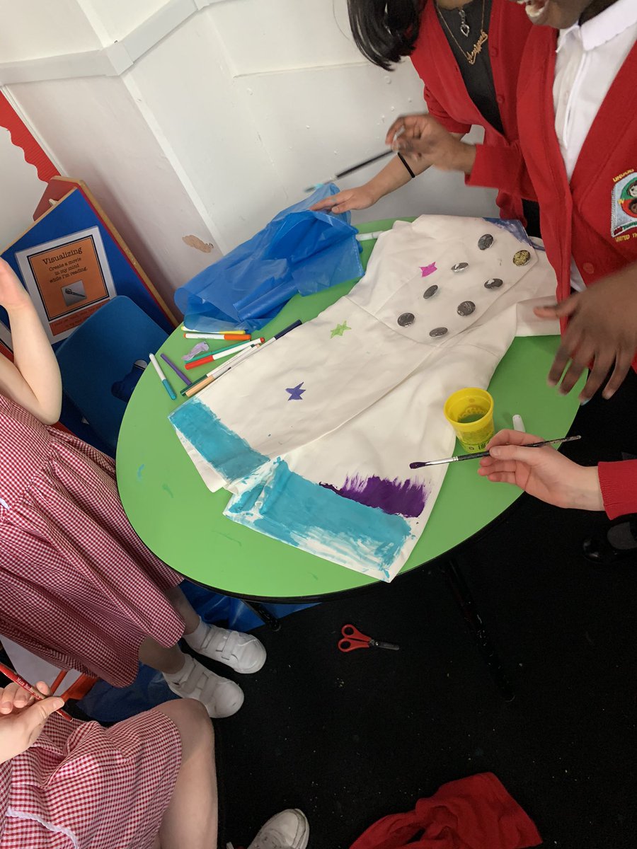 TerraceRoad's tweet photo. #TRPFoxes had a revision session on 2D shapes and completed some lovely practical activities this morning! We even went on a shape hunt around the school 🤩👁 Then, we started making our wonderful Chanel inspired designs.💃🏻 #TRPmath #TRPeddie #TRPhum https://t.co/OvtH4Hm4Hq
