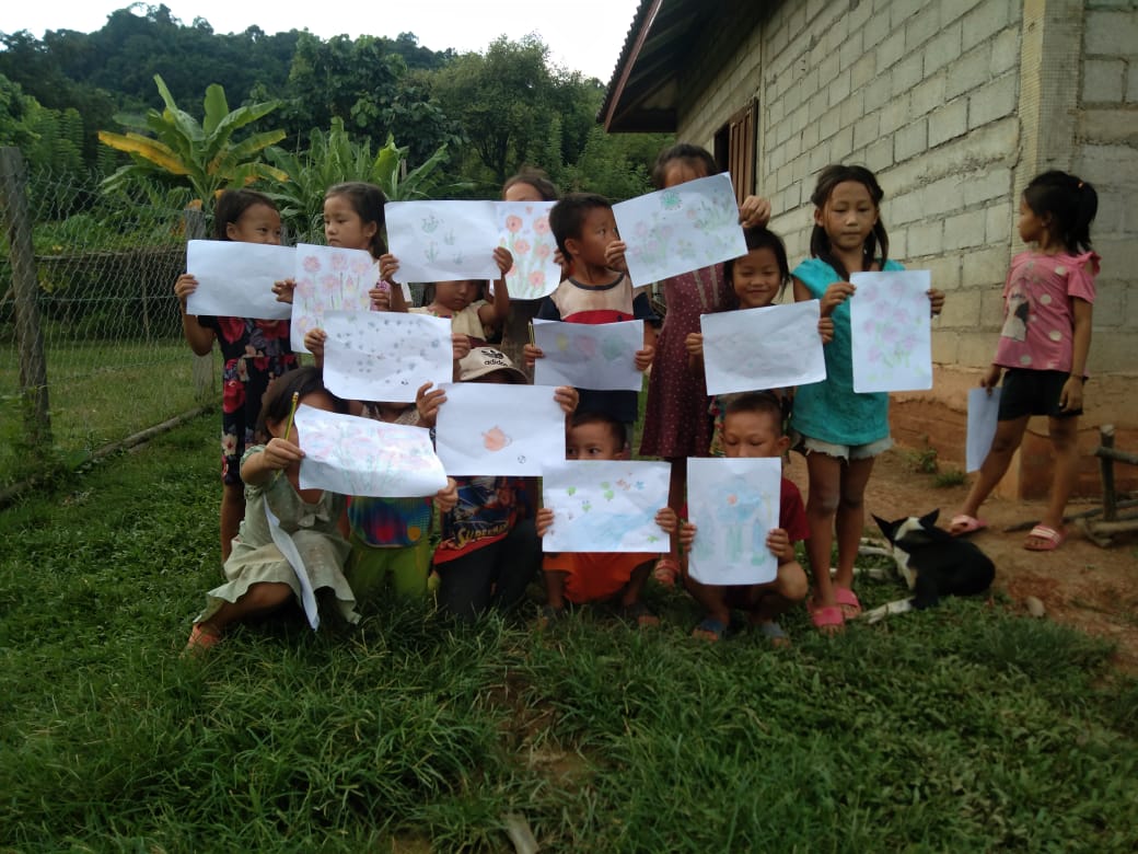 acteduc's tweet photo. #TuesdayClass : Les jardins scolaires 🌱
Au #Laos 🇱🇦, @aideetaction utilise le concept de l’apprentissage par le jeu afin de transmettre aux enfants des compétences importantes et nécessaires en dehors de la salle de classe. #LearningTroughPlay
©️Vithanya https://t.co/xAO5Rp9xok