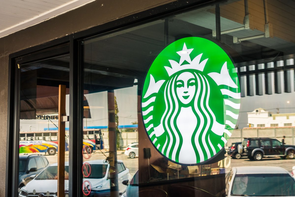 PRDaily's tweet photo. How are brands defining employee experience in core values statements? https://t.co/E1TAYLipSo https://t.co/jYZjoTWGIx