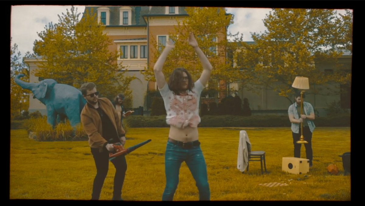 When she moves like that she knows that I got it bad. youtu.be/Bxp72WMejzg