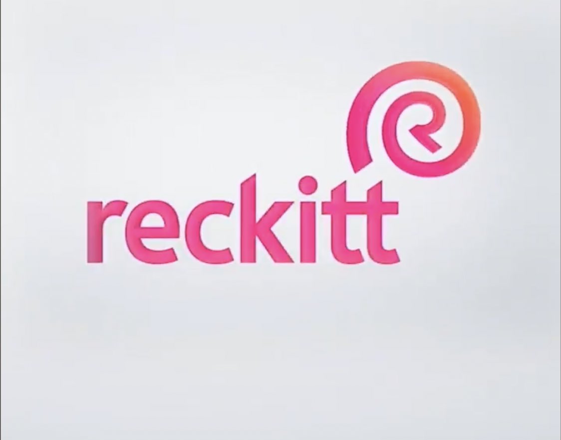 RomingWay's tweet photo. Étonnante nouvelle stratégie de marque ombrelle pour Reckitt Benckiser : changement de nom (simplifié en « Reckitt ») + nouveau logo. Héritage et vision d’un futur soucieux de l’environnement sont les maîtres-mots @ThisIsReckitt #thisisreckitt https://t.co/BMJaF386Ti