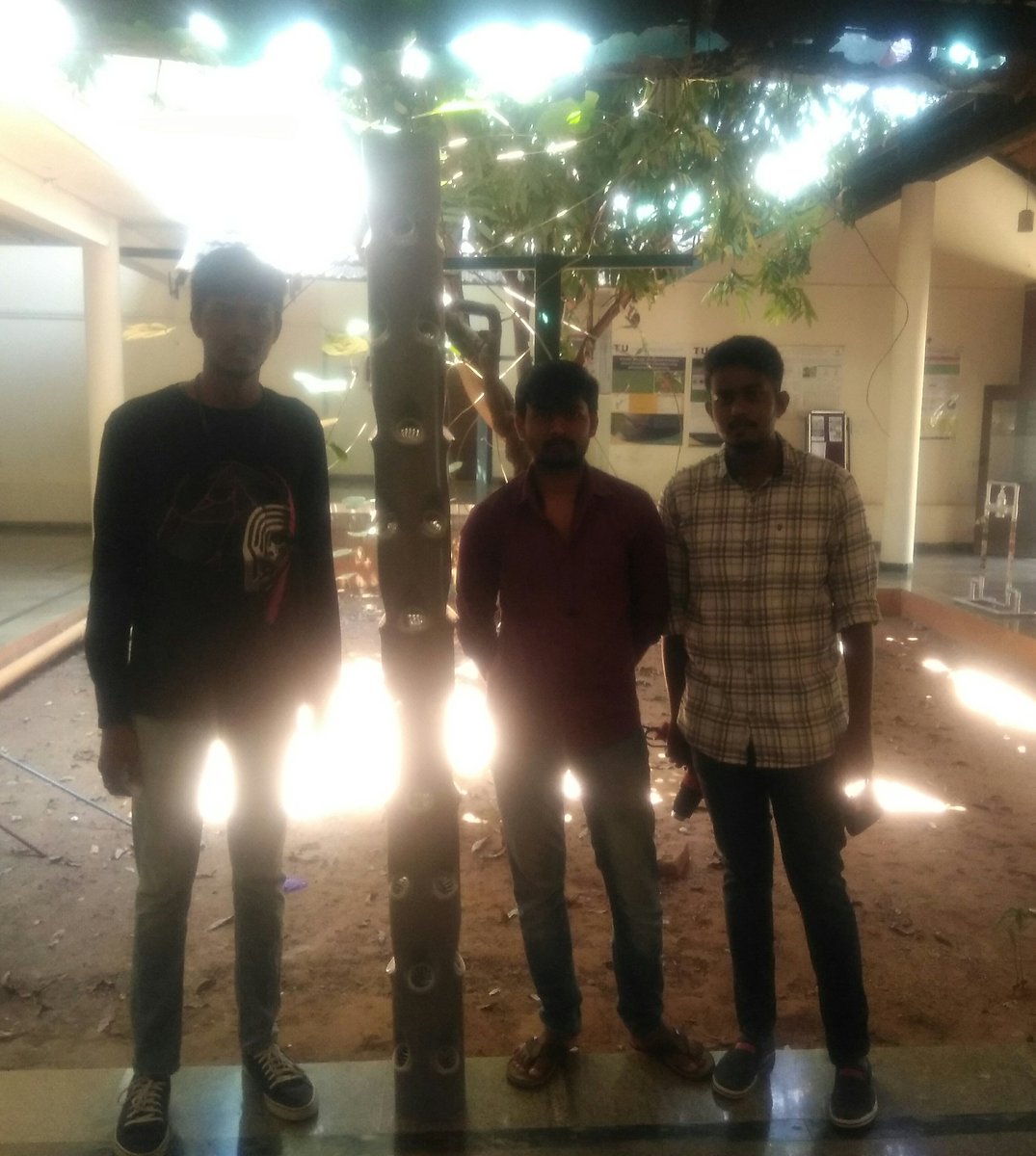 iogtea's tweet photo. Experiments to grow botanicals that go into tea blends in vertical gardens. Its a journey which may unlock new futures.
Students in my lab working on a trickle bed design concept. https://t.co/9gElrRgdHT