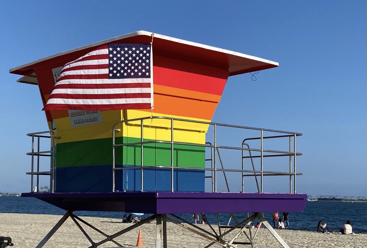RobertGarcia's tweet photo. Last night, our PRIDE lifeguard station that was painted by LGBTQ+ lifeguards, burned down. The fire is under investigation but I personally have little doubt this was an act of hate. To whoever committed this act, we will rebuild it better and brighter. https://t.co/VxNQZgCBpF