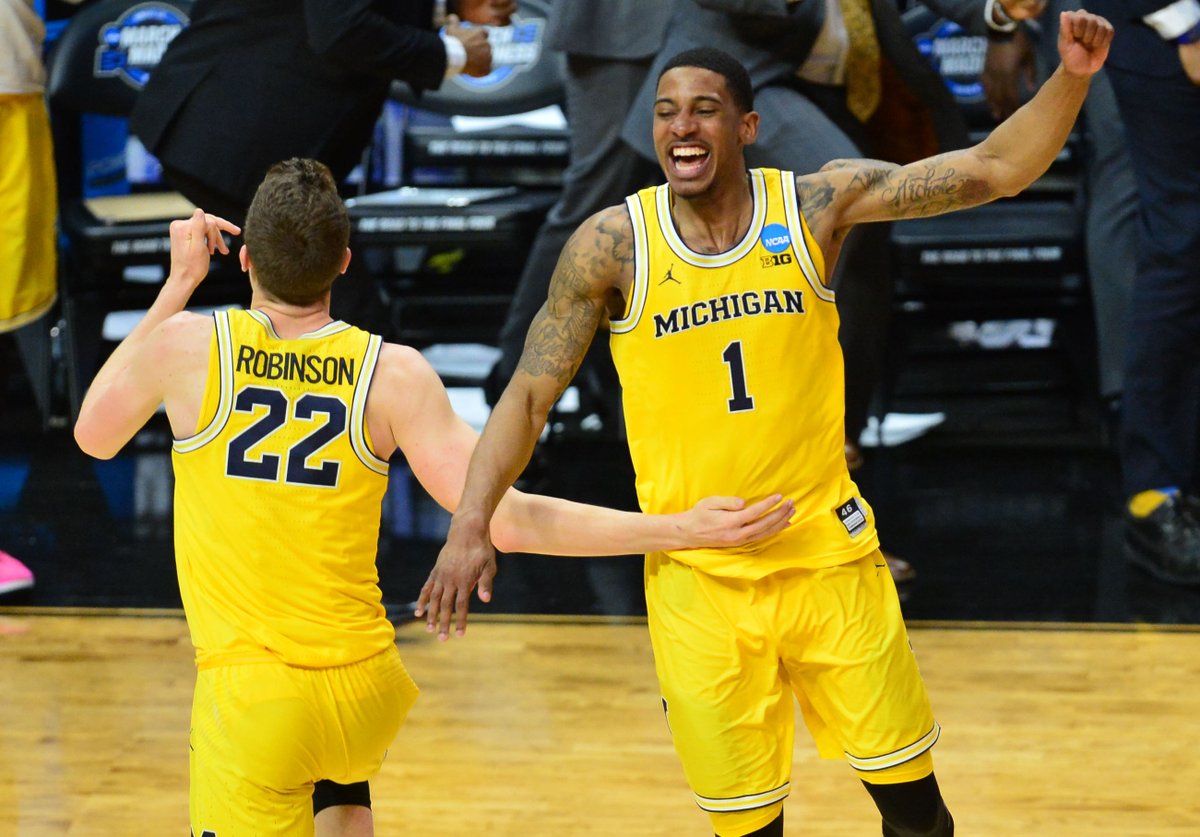 MichiganOnBTN's tweet photo. The postgame scene the last time @umichbball faced Florida State in #MarchMadness. 〽️

📷: @usatodaysports https://t.co/DwWCtKqqNt