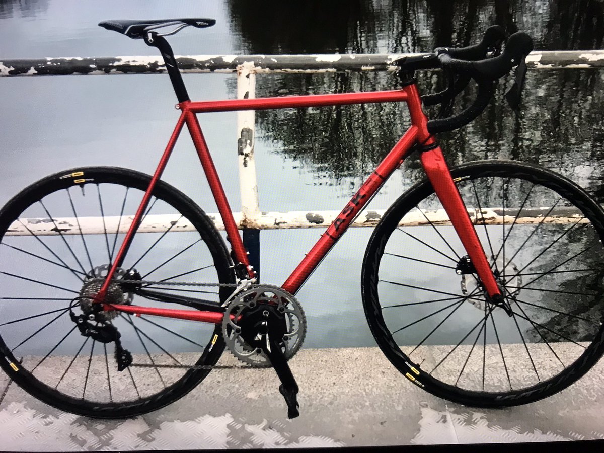 Itskaihost's tweet photo. Hand made steel bikes from #Devon follow @AskeBikes from @MadeinGB2013 🇬🇧 https://t.co/0MCsRRBp61