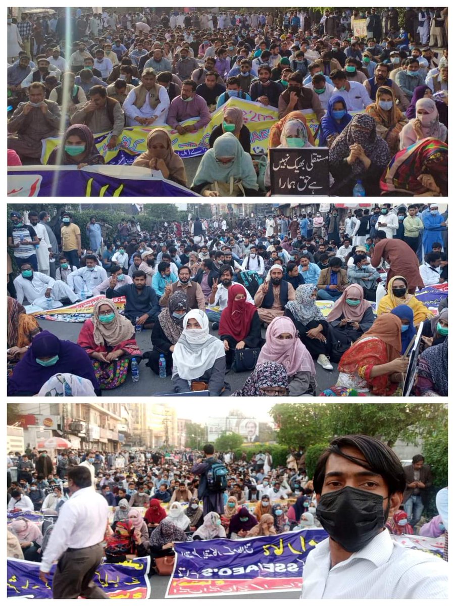 meharmohsinz's tweet photo. یہ بارش میں دھرنا دیئے اساتذہ 
این ٹی ایس امتحان اور انٹرویو دے کر شفاف طریقہ سے بھرتی ہونے والوں کو ریگولر ہونے کہ لیے دوبارہ پی پی ایس سی امتحان اور انٹرویو دینے پر مجبور کیا جا رہا ہے
 #AEOsSSEsLahoreDharna 
#AEOsSSEsLahoreDharnaDay3 
#RegulariseSSEsAEOs 
#19MarchLahoreDharna https://t.co/gCGg8bpU5N