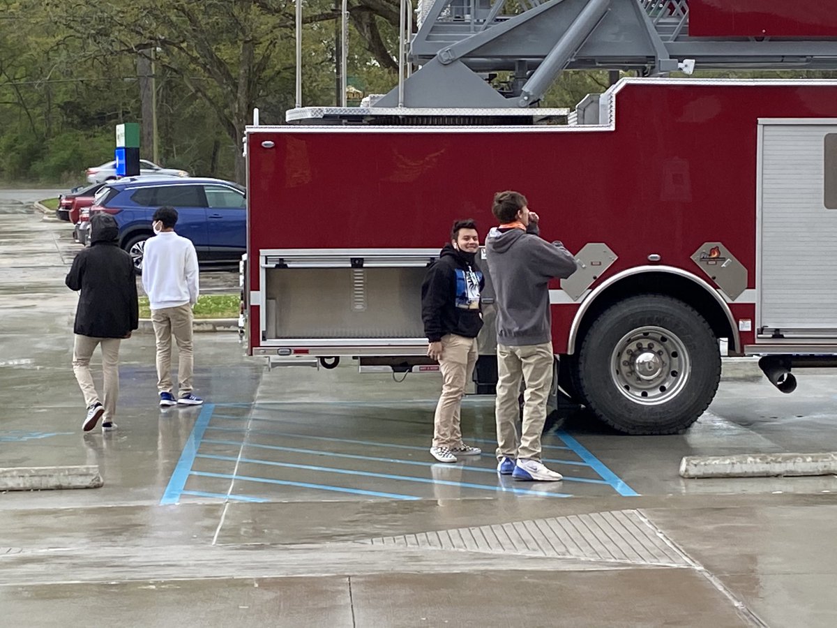 WalkerHighScho1's tweet photo. Thank you to Luke Blocker with Ferarra Fire for bringing a fire truck to Walker High. The spoke to our paint and body shop about manufacturing and painting fire trucks. The students really enjoyed it and thanks again Ferarra Fire! https://t.co/Cv7Jgrxr8p