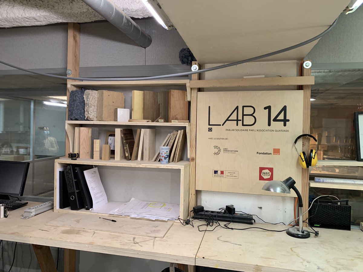 FVauglin's tweet photo. Parce que le droit à la ville et au logement est fondamental, #Lab14 développe et transmet des architectures sociales et solidaires avec des formations de réfugiés, de jeunes ou de personnes éloignées de l’emploi à l’écoconstruction bois. Lauréat de l’Arc de l’Innovation #Paris11 https://t.co/4IBNMAXahq