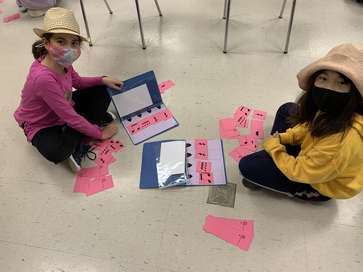sanford_music's tweet photo. Grade 3 Ss @masonville_ps practicing reading and clapping rhythms using 16th notes by playing the game “Can You Guess My Rhythm?” They really enjoyed this activity! #learningwithoutknowingit #makingmusicfun https://t.co/u8hForYhMv
