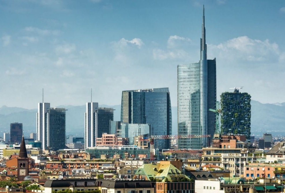diego_spadafora's tweet photo. #Lombardia in difficoltà nella gestione #vaccini, #disorganizzazione #lentezza #errori, troppi quelli emersi in questo periodo difficile. #Italia più povera senza il #faro storico della #invidiata #efficienza #lombarda. Peccato, ma ora sotto a #lavuraa c'è ancora molto da fare. https://t.co/ngNPogc98P