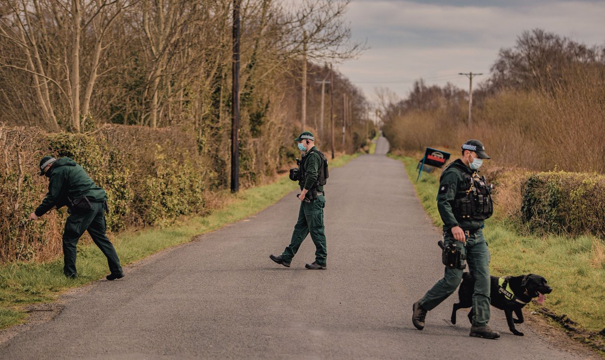 Kscott_94's tweet photo. Both Camlough and Maghery alerts are still ongoing. 

Surrounding roads have been searched by police.

Officers are telling me that the object in Maghery is the same type as that in Camlough. 

It was located on the banks of Lough Neagh on Sunday @BelTel 

https://t.co/Y1JQZGapl5 https://t.co/uALrByYitQ