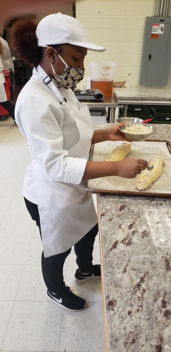 Bakingchefjay's tweet photo. It's Stromboli Day! Marinara, Italian Sausage, bell peppers, onions, mozzarella, pepperoni, and parmesan cheese. #ItalianScience #fermentation #ctcbakinglove @ccpsinfo @ccpstechcenter https://t.co/g3XZWKGiYC