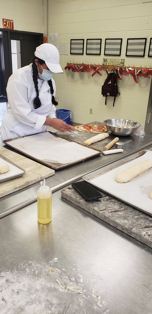 Bakingchefjay's tweet photo. It's Stromboli Day! Marinara, Italian Sausage, bell peppers, onions, mozzarella, pepperoni, and parmesan cheese. #ItalianScience #fermentation #ctcbakinglove @ccpsinfo @ccpstechcenter https://t.co/g3XZWKGiYC