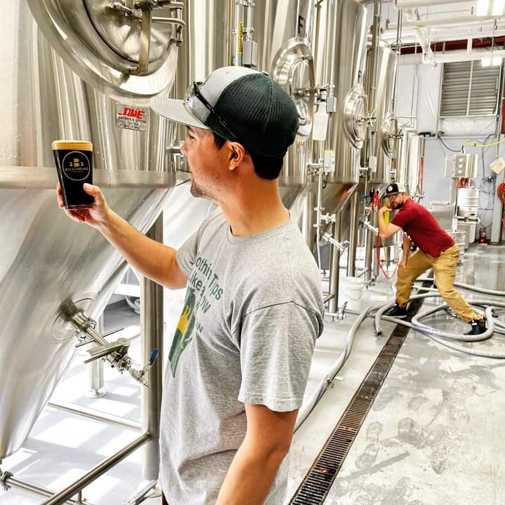 BillsburgBeer's tweet photo. Say hello to the best brewers in town.  Thank you Austin and Dino!

#beer #brewers #CraftBeer #craftbeerva #jcc #williamsburg #beerme #billsburg #billsburgbrewery #brewery #stout #cheers https://t.co/zVUmUHAugB