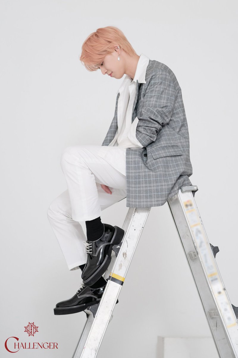 JO1_SHIROIWA's tweet photo. After our meet and greet, we decide to give you JAM more content {just in case you miss u already 😋}. Dropping behind the scene tutorial for #CHALLENGER, look at how stunning we are. You can check other's pictorial on our official website : https://t.co/349cp4jD66 ✨ https://t.co/IZwpfI5rqB