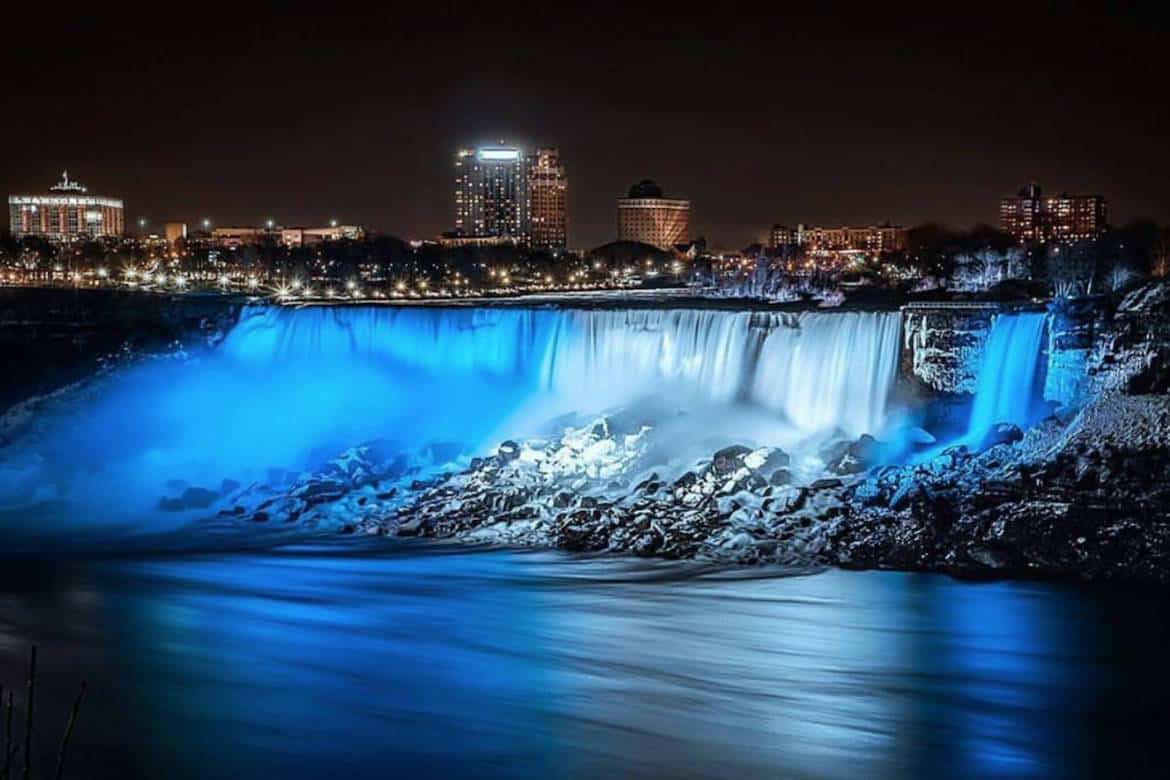 polyviou_eva's tweet photo. “We are all Greeks” - P.B. #Shelley
The world turns blue and white to honor #GreekIndependenceDay https://t.co/7Bh3CBWp07